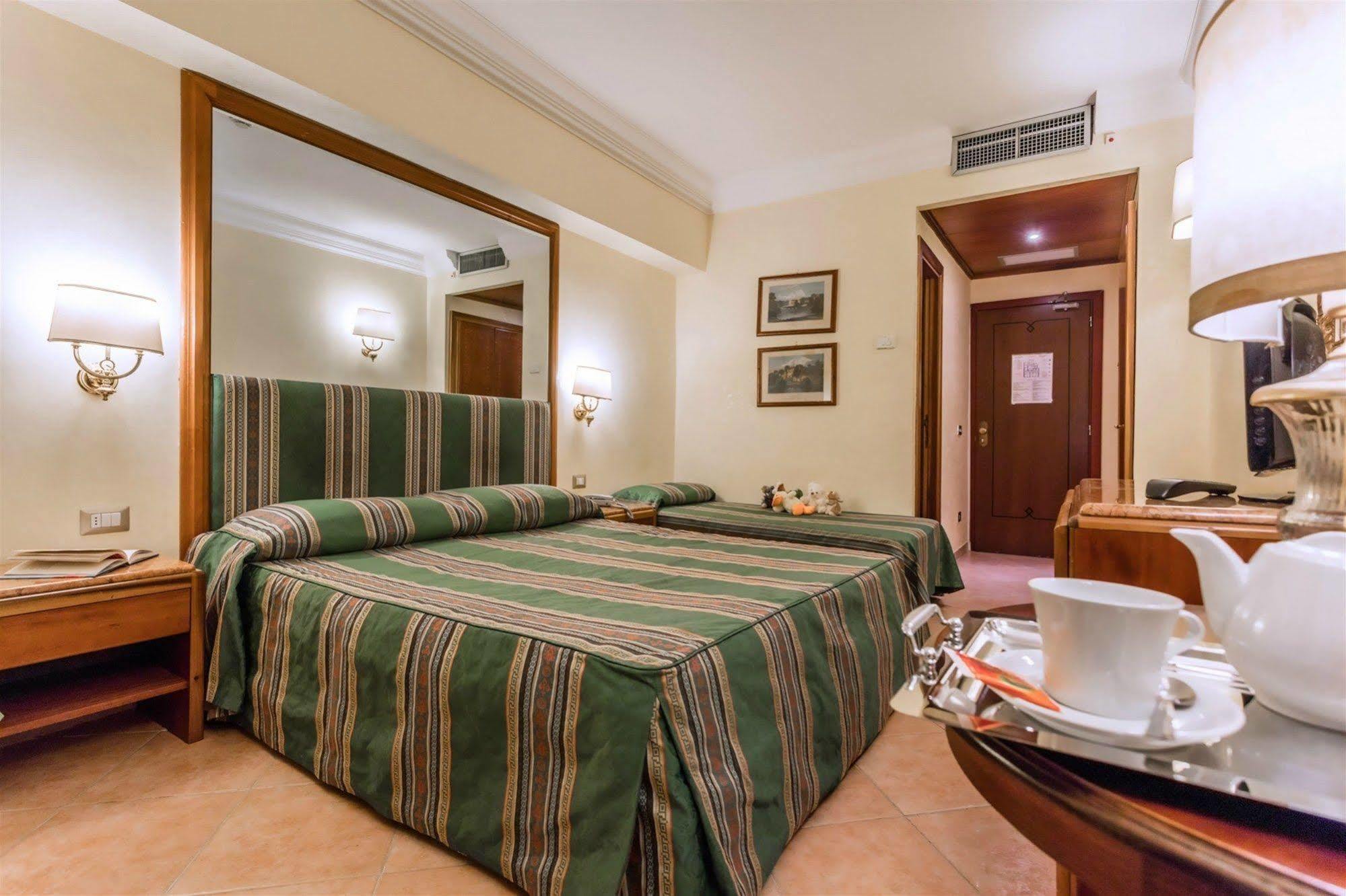 Raeli Hotel Regio Рим Экстерьер фото