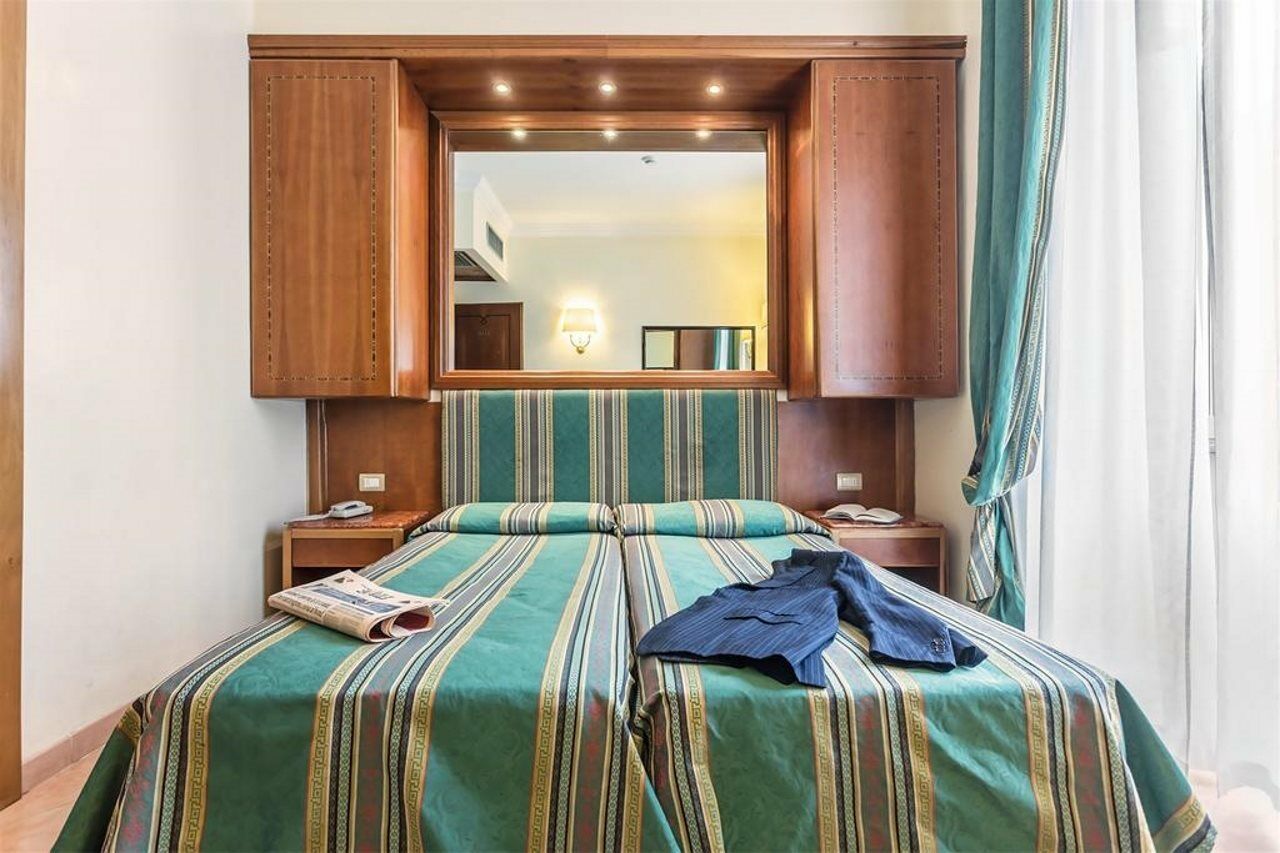 Raeli Hotel Regio Рим Экстерьер фото